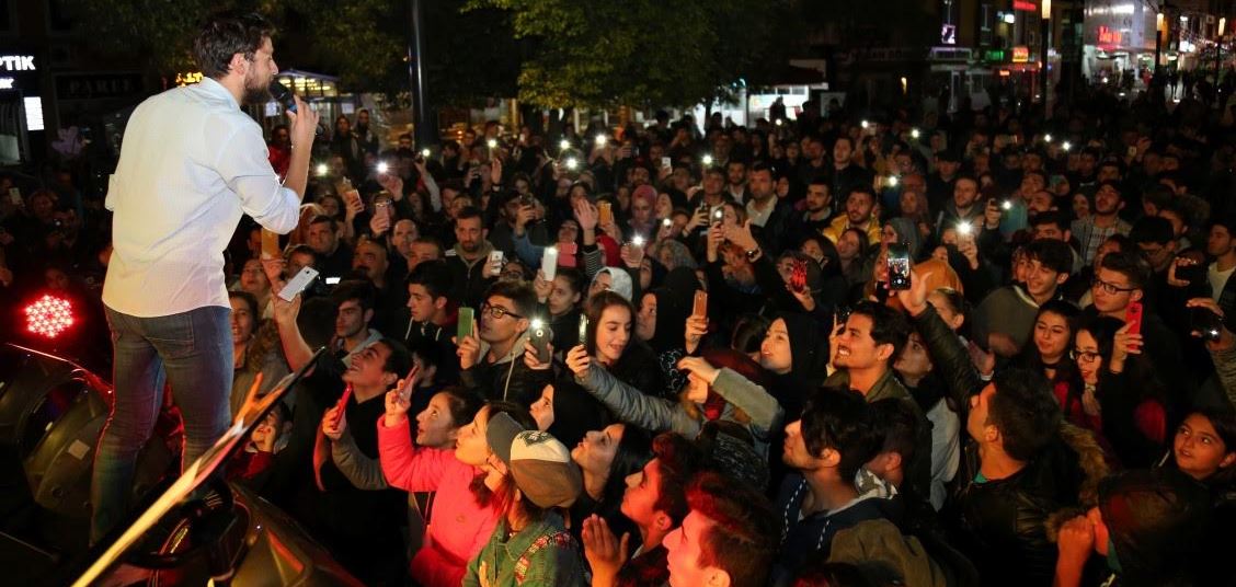 Cumhuriyet Konseri Gölcüklüleri Coşturdu