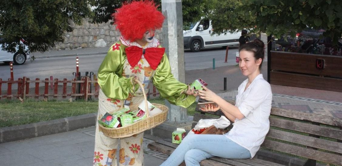 Festival Başladı! 2 Ton Elma Dağıtıldı