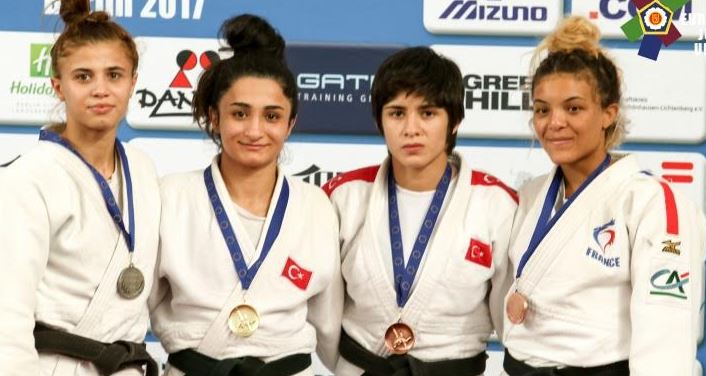 Berlin’de Gururumuz Oldu