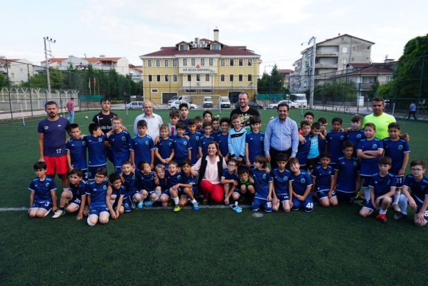 Hürriyet İzmit Yenişehir Spor Kulübünü ziyaret etti