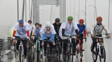 Bisikletle Osmangazi Köprüsü’nden Geçtiler