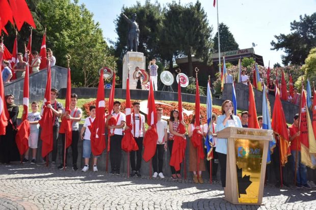 İzmit’te  Kurtuluş Coşkusu