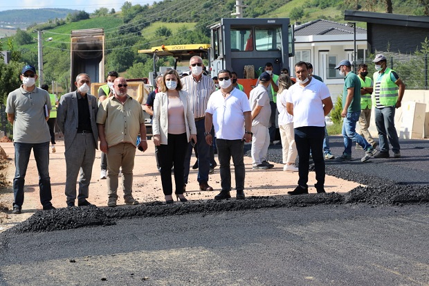 Yol çalışmasını inceleyerek ekiplerden detaylı bilgi aldı