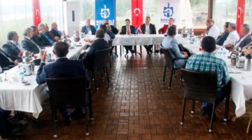 Muhtarlar Kartepe’de buluştu