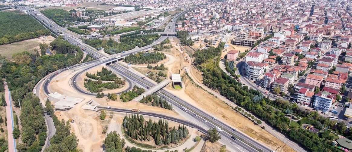 Çayırova’da ki Köprülü Kavşağın Bir Bölümü Trafiğe Açıldı