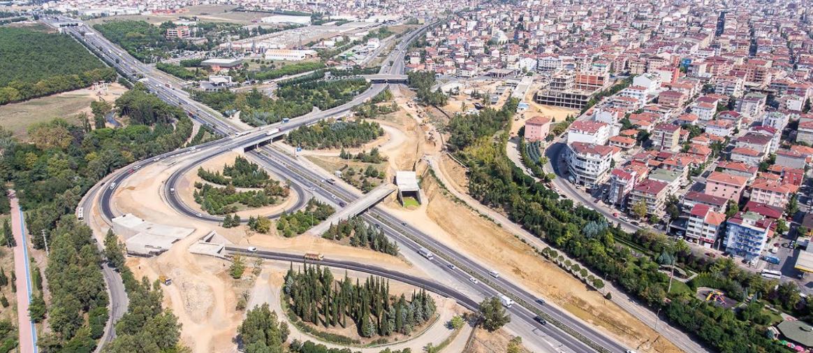 Çayırova’da ki Köprülü Kavşağın Bir Bölümü Trafiğe Açıldı