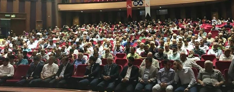 Saadet’in Kongresi Kapalı Spor Salonunda