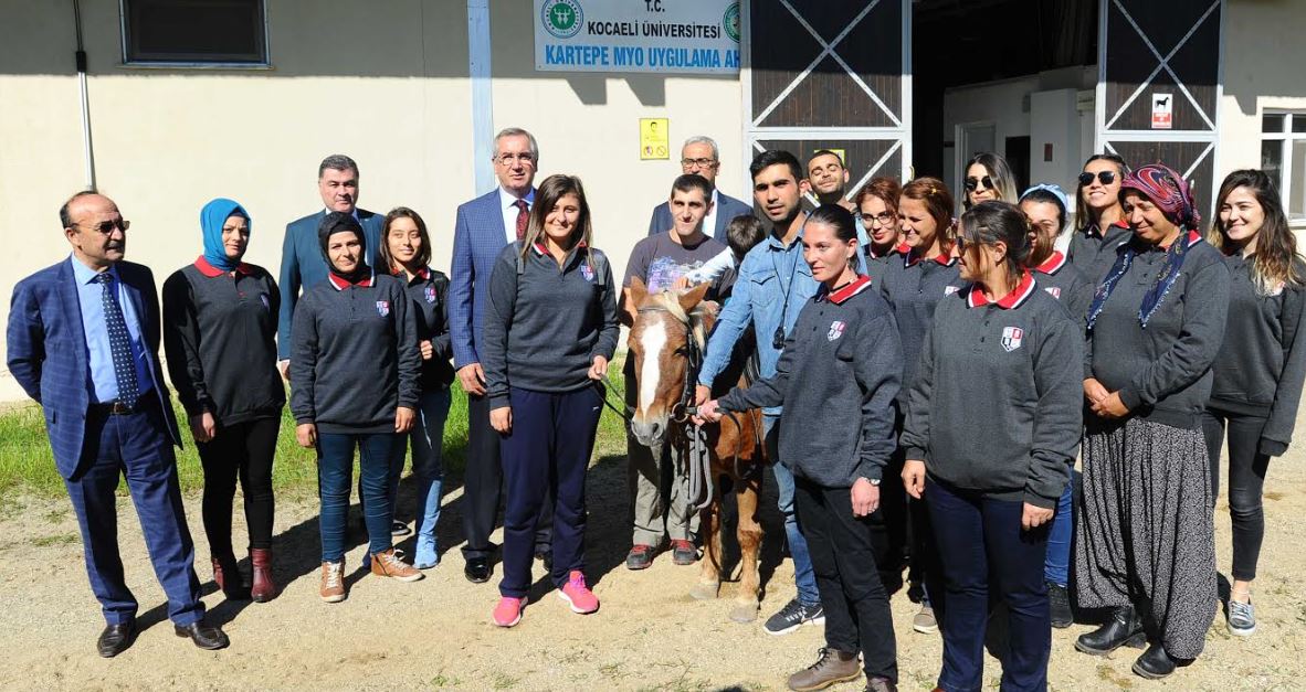 Kırsalda Kadın Seyis Yetişiyor