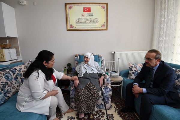 Şehit annelerinin Anneler Günü’nü kutladılar