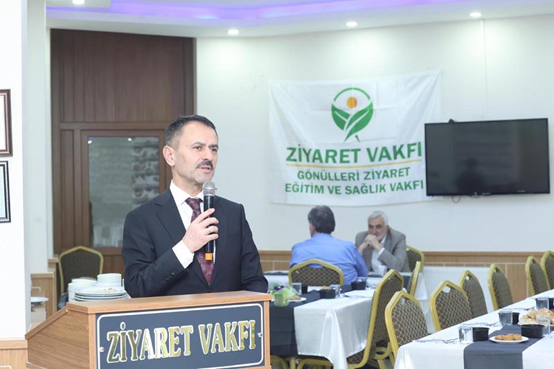 Vali İlhami Aktaş ve KBB Başkanı Doç. Dr. Tahir Büyükakın, Gönülleri Ziyaret Eğitim ve Sağlık Vakfı İftar Programına Katıldı