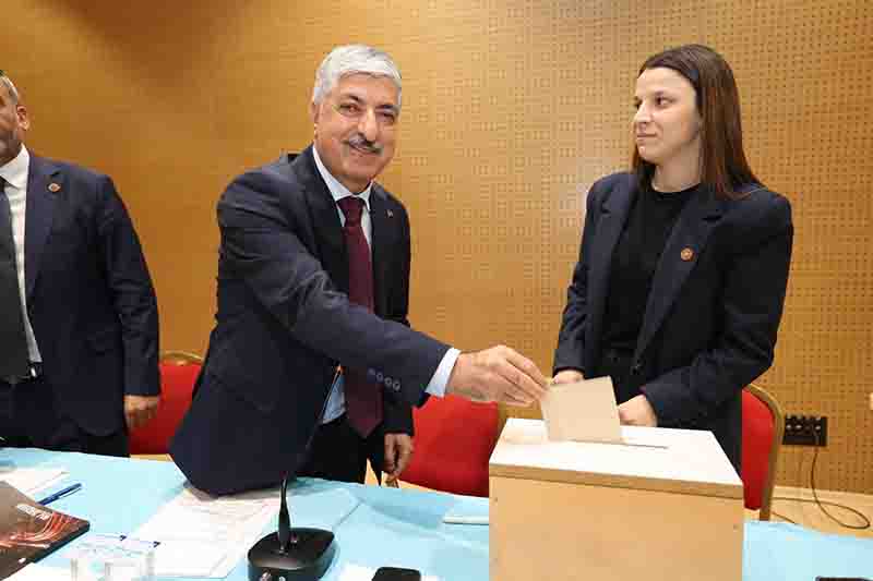 DİLOVASI BELEDİYESİ NİSAN AYI MECLİSİ GERÇEKLEŞTİRİLDİ
