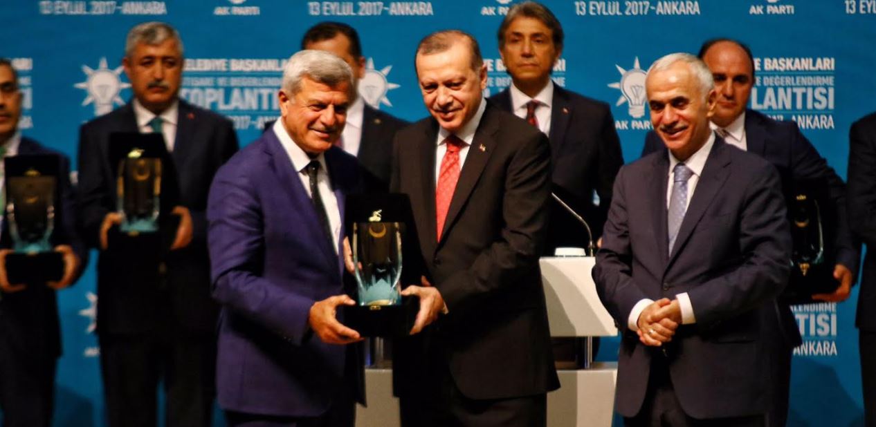 Karaosmanoğlu Ödülü Erdoğan’ın elinden aldı