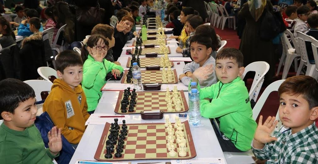 Büyükşehir’in okullar arası Satranç Ligi başladı