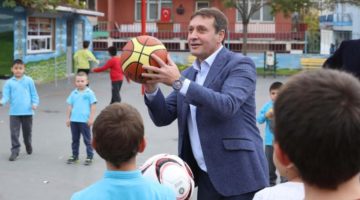 Çayırova’da Okullara Spor Malzemesi Desteği