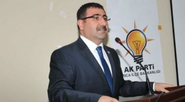 Ak Partililer Kaza Geçirdi! Okur’da Yaralandı