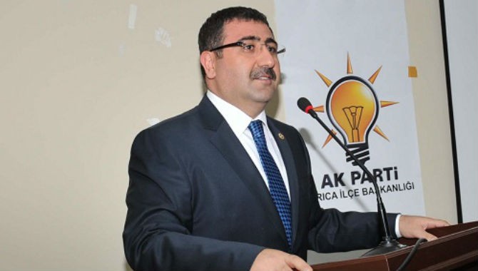 Ak Partililer Kaza Geçirdi! Okur’da Yaralandı