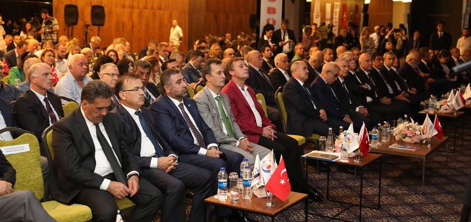 Bakan Özlü Çayırova’da Sanayicilerle Buluştu