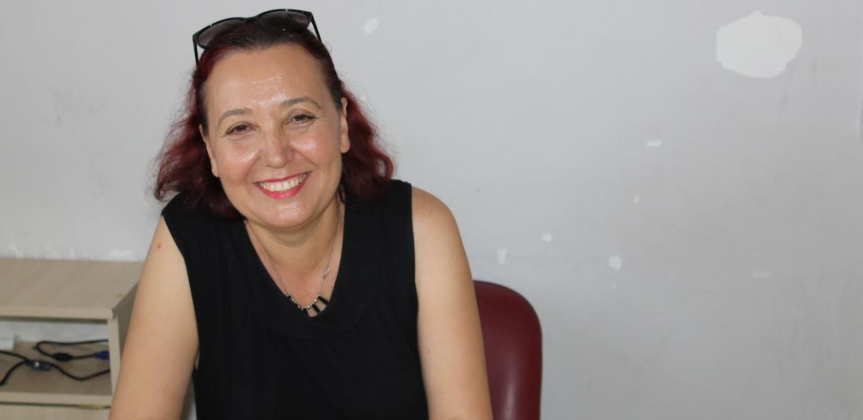 Statü Uğruna Türkçe’den Vazgeçiliyor