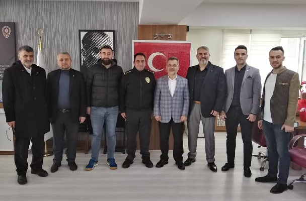 “%100 maaş zammı yapacağımızın müjdesini veriyoruz”