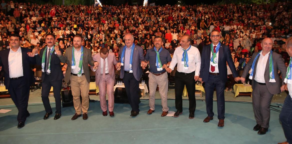 Rizeliler Darıca’da Coştu