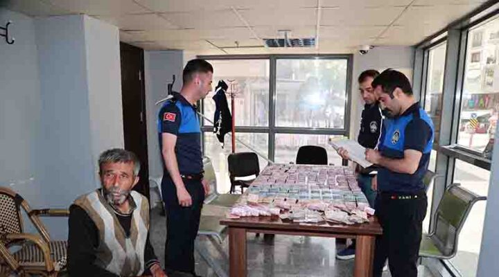 GEBZE’DE DİLENCİNİN ÜZERİNDEN 20 BİN TL ÇIKTI