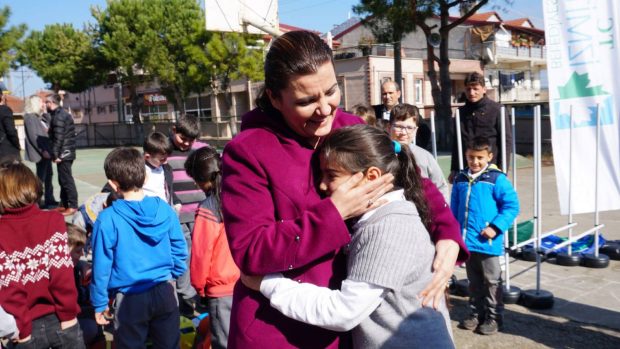 Fatma Abla’dan Akmeşeli çocuklara
