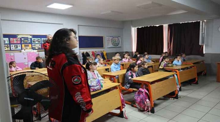 Kartepe’de Öğrencilere Afet Bilinci Eğitimi