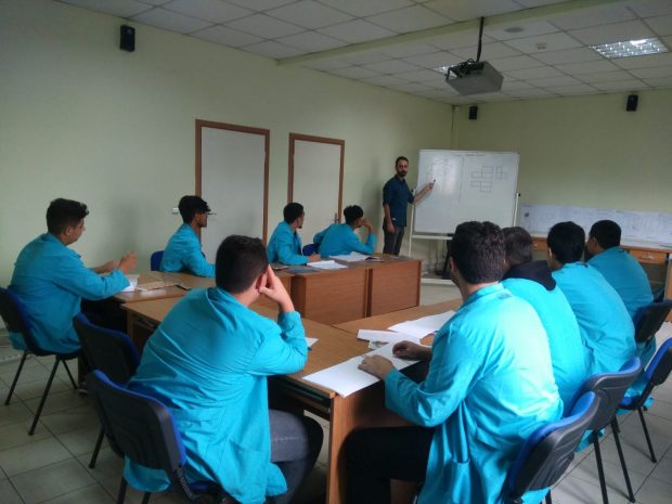 Beyaz Kalpler’de teknik resim dersleri başladı