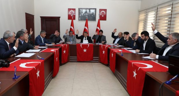 Meclis Salonu bayraklarla donatıldı