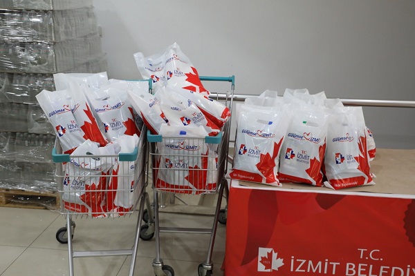 Yüzlerce vatandaşa yardım eli uzatılıyor
