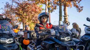 Turuncu balonlarla kadına şiddete