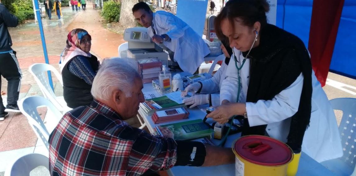 Dünya Yaşlılar Günü’nde ücretsiz sağlık kontrolü