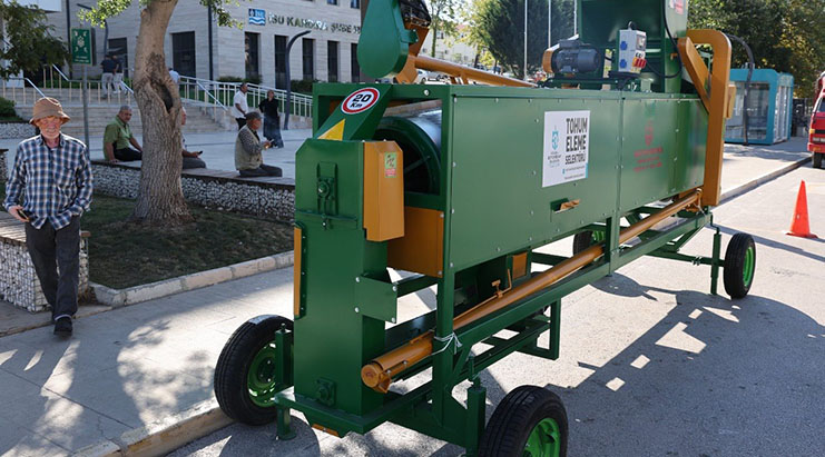 Başkan Büyükakın’dan Kandıralı çiftçilere bir destek daha